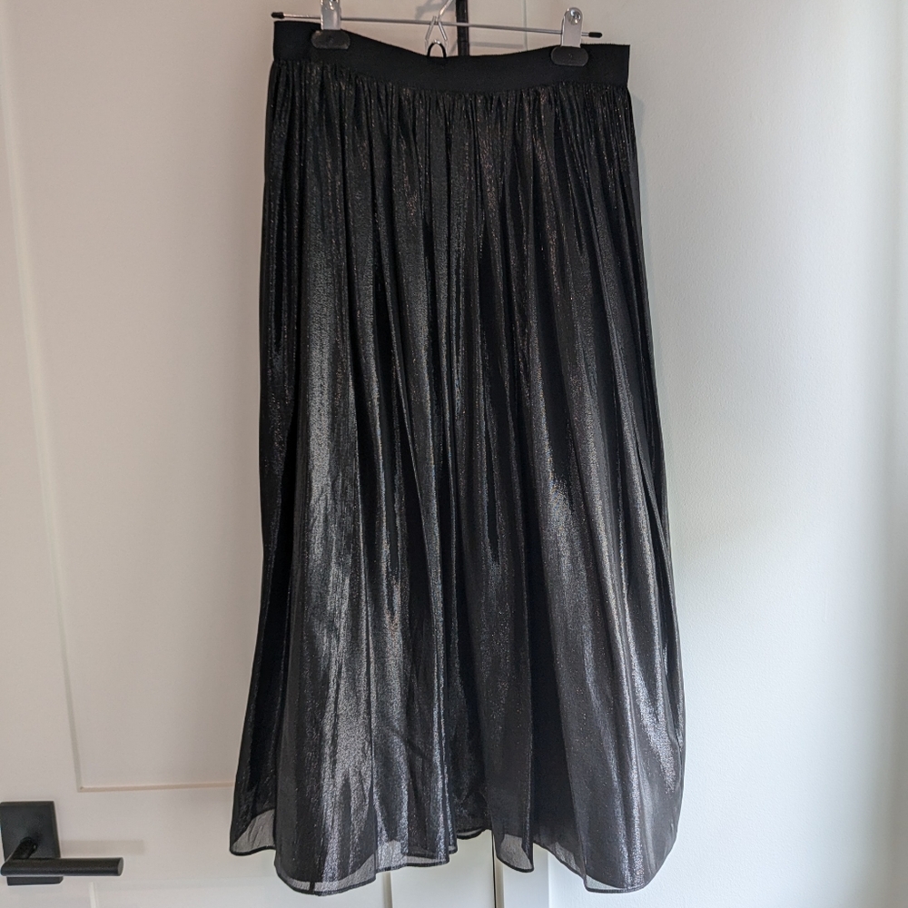 Alice and Olivia Size 6 black shimmer Midi skirt